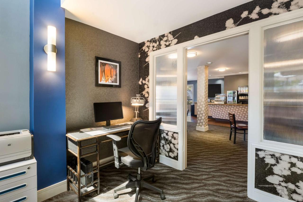 Surestay Plus Hotel By Best Western Mountain View Bagian luar foto