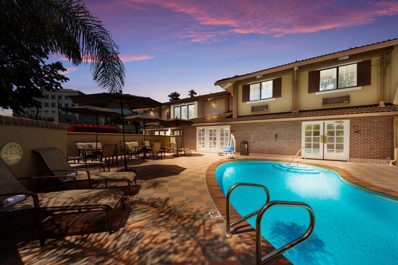 Surestay Plus Hotel By Best Western Mountain View Bagian luar foto